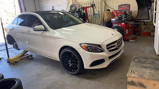 Electronics Repair Shop «Auto Electronic Specialists», reviews and photos, 2428 Nolensville Pike, Nashville, TN 37211, USA