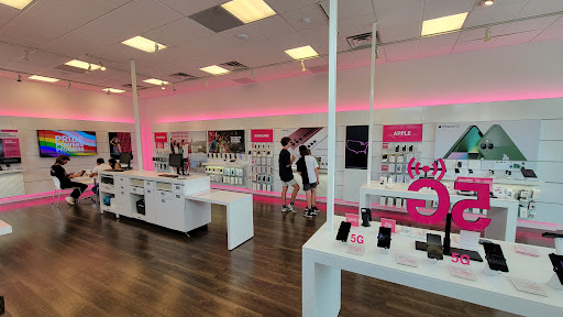 Cell Phone Store «T-Mobile», reviews and photos, 5374 W 11000 N #103, Highland, UT 84003, USA