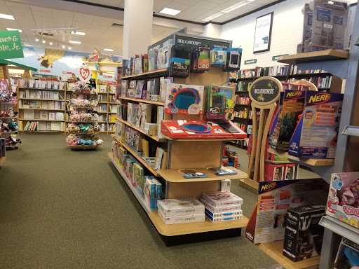 Book Store «Barnes & Noble Booksellers East Brunswick», reviews and photos, 753 New Brunswick Ave, East Brunswick, NJ 08816, USA