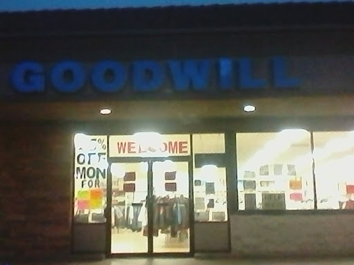 Thrift Store «Goodwill Retail Store & Donation Center», reviews and photos, 530 E Los Angeles Ave, Simi Valley, CA 93065, USA