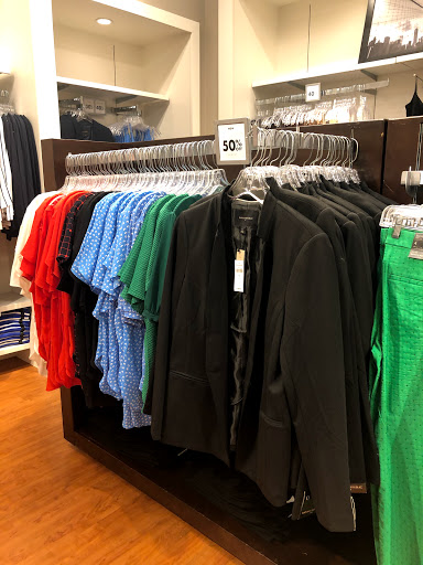 Clothing Store «Banana Republic Factory Store», reviews and photos, 407 N Alafaya Trail, Orlando, FL 32828, USA