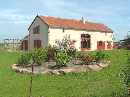 Lodge Les Theilles : location gîte grande capacité avec Spa - Hébergement insolite(Auvergne) Saint-Plaisir