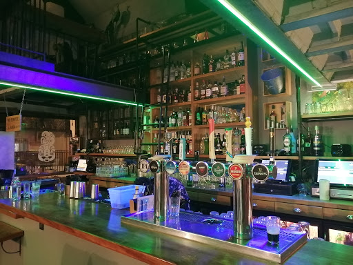 Bar de détente avec canapés en Nice