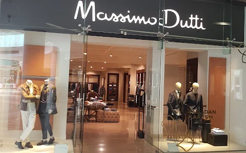 Massimo Dutti Abdali Mall image