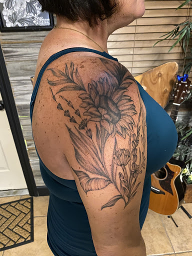 Explore manana sera bonito tattoo ideas, creative tattoo ideas in Saint Petersburg, available at Buku Tattoo Studio