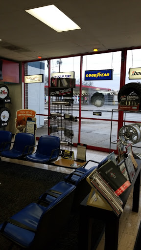 Tire Shop «Jeff Pohlman Tire & Auto Service», reviews and photos, 404 N Verity Pkwy, Middletown, OH 45042, USA