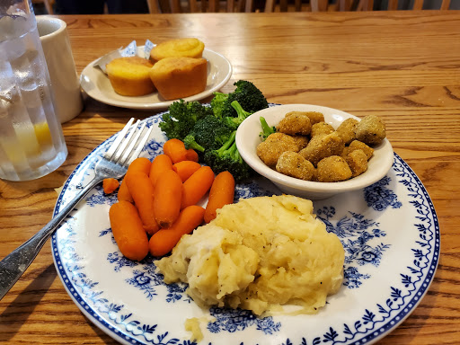American Restaurant «Cracker Barrel Old Country Store», reviews and photos, 9214 Park W Blvd, Knoxville, TN 37923, USA