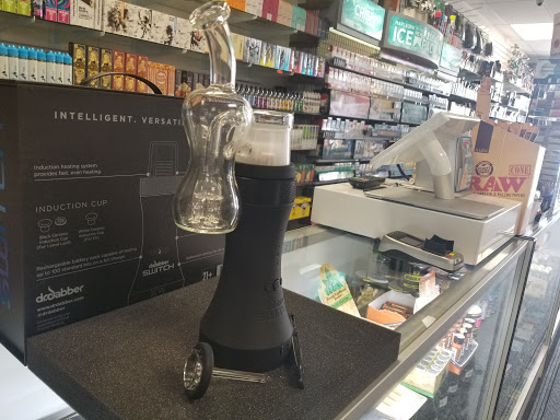 Tobacco Shop «Habits Vape & Smoke shop», reviews and photos, 8391 Folsom Blvd, Sacramento, CA 95826, USA