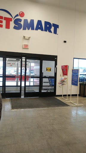 Pet Supply Store «PetSmart», reviews and photos, 4190 Vinewood Ln N, Plymouth, MN 55442, USA