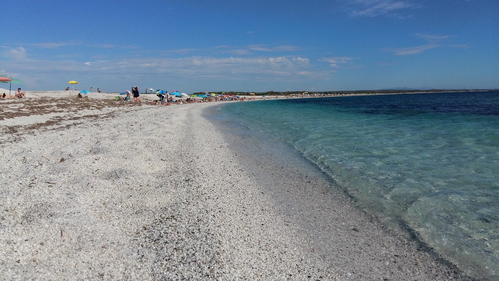 Foto di Spiaggia di Mari Ermi con dritto e lungo