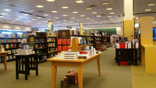 Book Store «Barnes & Noble», reviews and photos, 8374 Willow St, Lone Tree, CO 80124, USA