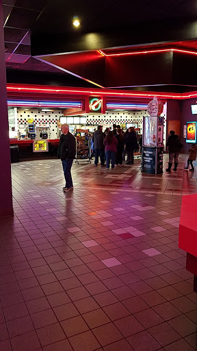 Movie Theater «Regal Cinemas Shiloh Crossing 18», reviews and photos, 10400 E. US 36, Avon, IN 46168, USA