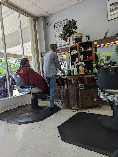 Barber Shop «40 West Barber & Style Shop», reviews and photos, 722 N Rolling Rd, Catonsville, MD 21228, USA