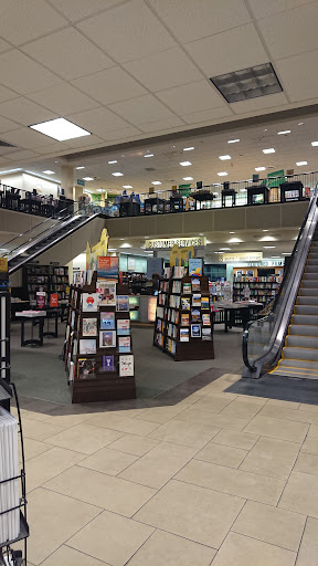 Book Store «Barnes & Noble», reviews and photos, 4020 Sharon Rd, Charlotte, NC 28211, USA