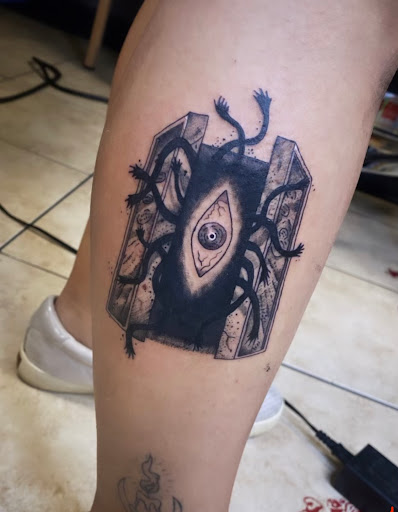 Explore mom death tattoo ideas, creative tattoo ideas in Houston, available at 333 Tattoo Studio HTX