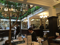 Atmosphère du Restaurant français Le Café du Commerce à Paris - n°15