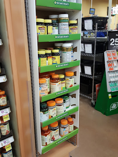 Grocery Store «Kroger», reviews and photos, 108 W Highland Rd, Howell, MI 48843, USA