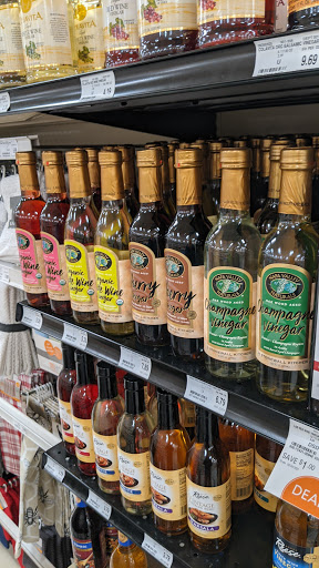 Grocery Store «Lunds & Byerlys Highland Park», reviews and photos, 2128 Ford Pkwy, St Paul, MN 55116, USA