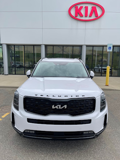 Car Dealer «Summit Place Kia», reviews and photos, 2200 Elizabeth Lake Rd, Waterford Twp, MI 48328, USA