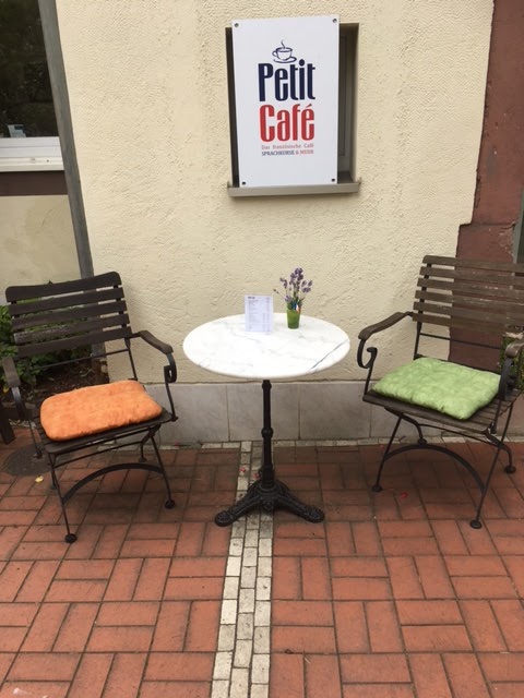 Petit Café 01099