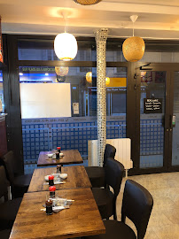 Atmosphère du Restaurant japonais Sushi Yoshida Restaurant Paris - n°4