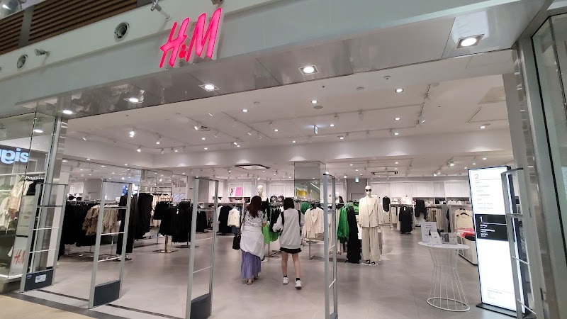 H&M イオンモール沖縄ライカム