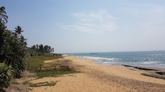 Uswetakeiyawa Beach