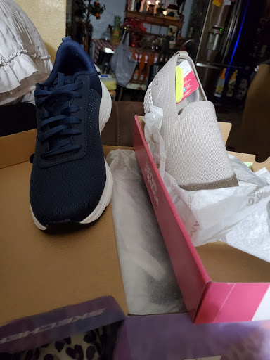 Shoe Store «SKECHERS Factory Outlet», reviews and photos, 1201 Airport Fwy #185, Euless, TX 76040, USA