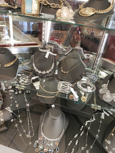 Department Store «T.J. Maxx & HomeGoods», reviews and photos, 4890 Integrity Way, Appleton, WI 54913, USA