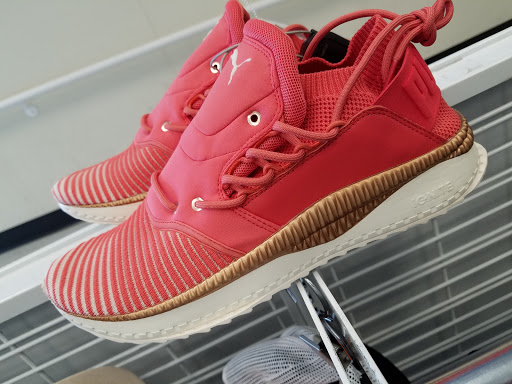 Clothing Store «Ross Dress for Less», reviews and photos, 9727 Laurel Canyon Blvd, Arleta, CA 91331, USA