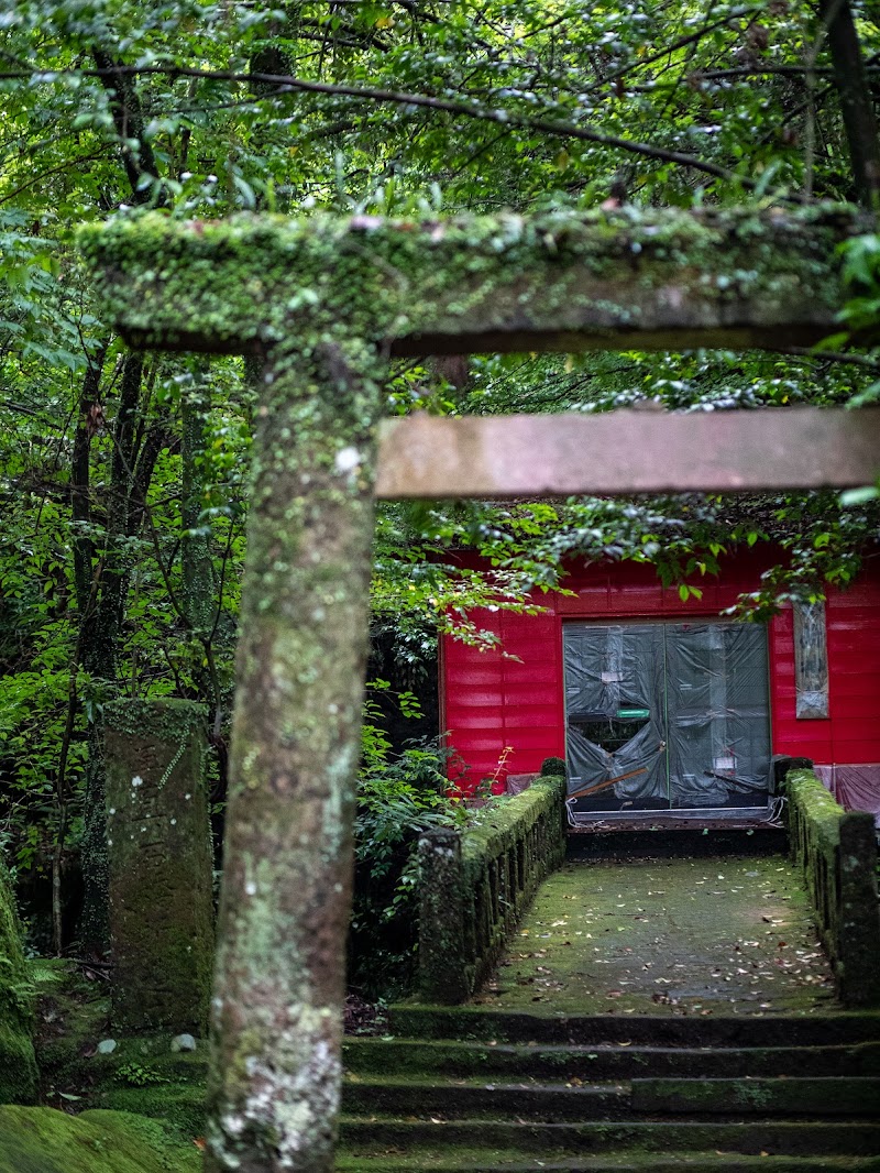 稲荷神社(慈眼寺公園敷地内)