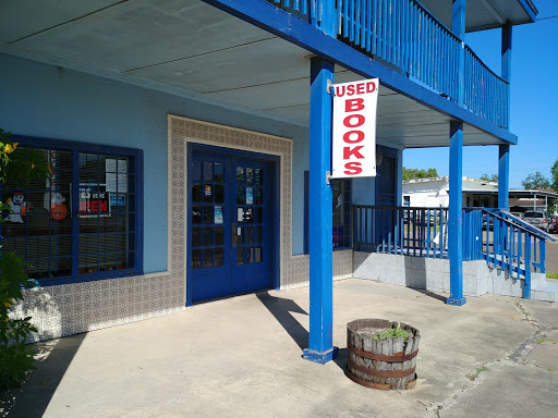 Used Book Store «Books-N-Things», reviews and photos, 523 N 1st St, Harlingen, TX 78550, USA