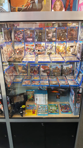 Collectibles Store «Makes Cents Variety Store», reviews and photos, 5027 W Howard Ave, Milwaukee, WI 53220, USA