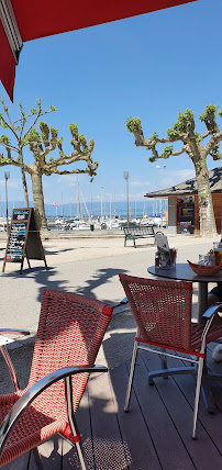 Atmosphère du Restaurant La guinguette du port à Thonon-les-Bains - n°5
