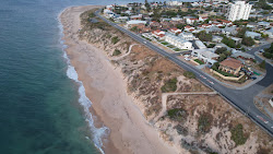 Halls Head Beach'in fotoğrafı düz ve uzun ile birlikte