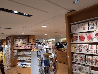 伊東屋 横浜店
