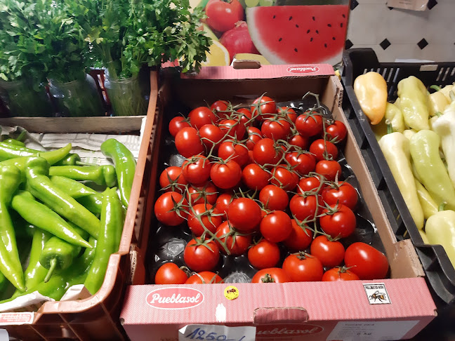 Opinii despre Zöldség Gyümölcs Vegyes Élelmiszer în Budapest - Sport bolt