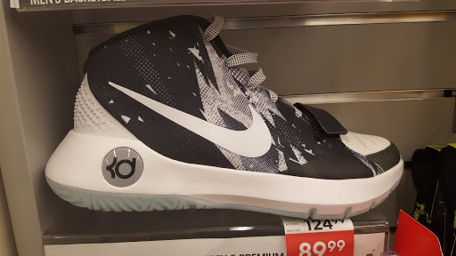 Sporting Goods Store «Academy Sports + Outdoors», reviews and photos, 7850 S 107th Ave E, Tulsa, OK 74133, USA