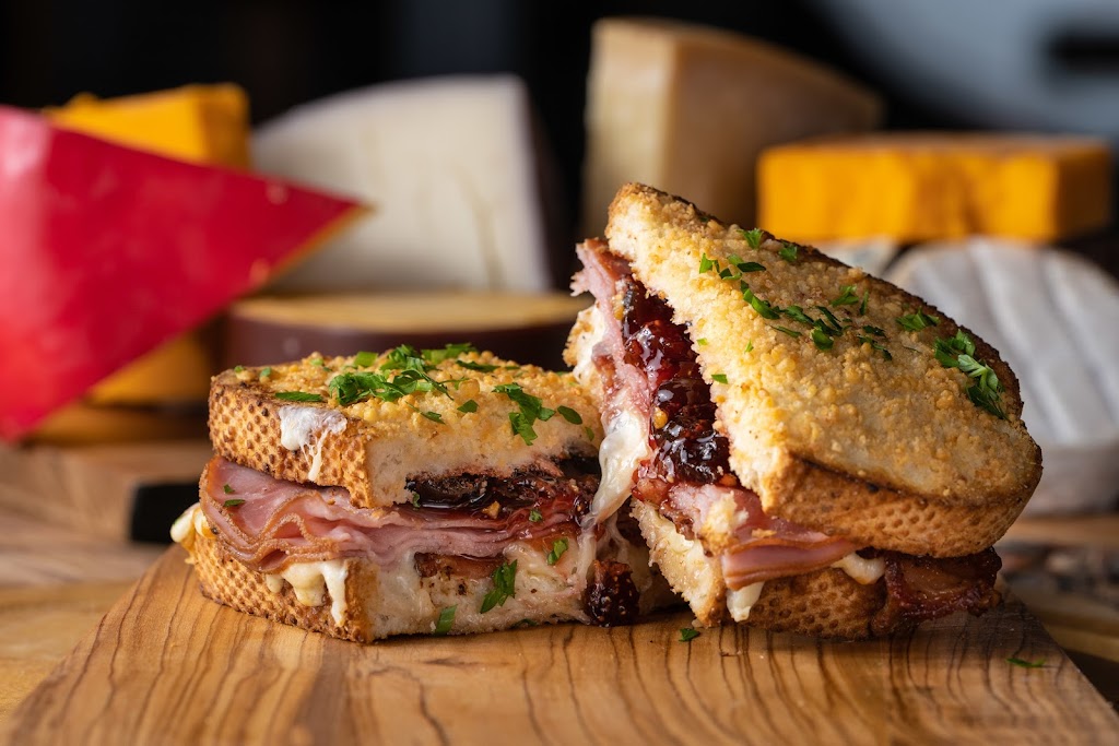 Macs & Stacks - Plaza on University 32826