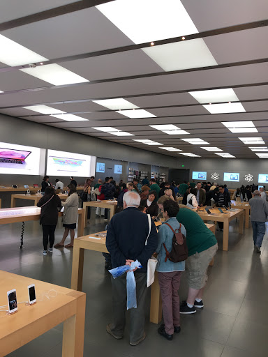 Computer Store «Apple Pasadena», reviews and photos, 54 W Colorado Blvd, Pasadena, CA 91105, USA