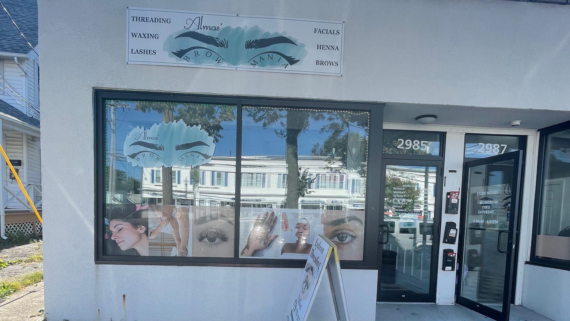 Eyebrow Threading Spot