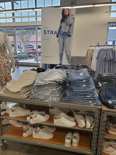 Clothing Store «Old Navy», reviews and photos, 5135 Peachtree Pkwy, Norcross, GA 30092, USA