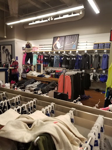 Clothing Store «Gap Factory Store», reviews and photos, 400 Fulton St, Brooklyn, NY 11201, USA