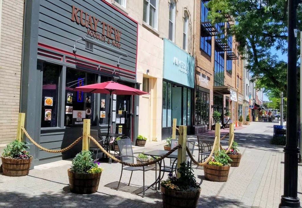 Kuay Tiew Noodles & More 08876