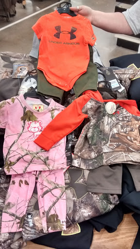 Pet Supply Store «Pet Supplies Plus», reviews and photos, 2917 N Vermilion St, Danville, IL 61832, USA