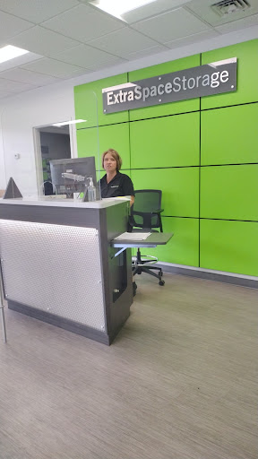 Self-Storage Facility «Extra Space Storage», reviews and photos, 2402 Bloomingdale Ave, Valrico, FL 33596, USA