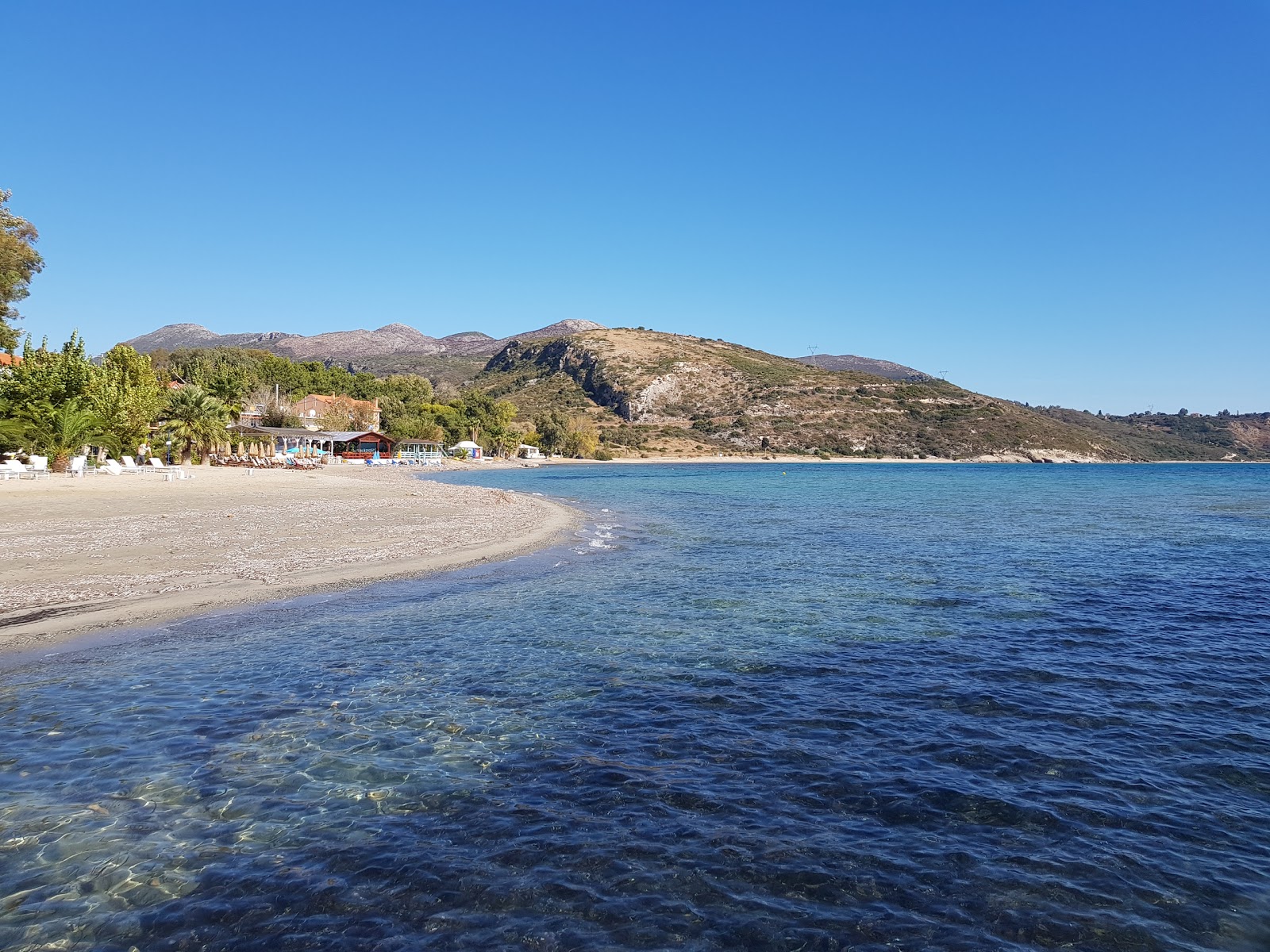 Foto von Katelios beach mit schwarzer sand & kiesel Oberfläche