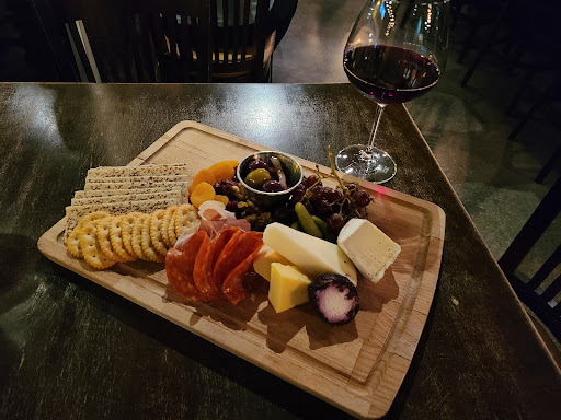 Wine Bar «Eola Wine Co», reviews and photos, 430 E Central Blvd, Orlando, FL 32801, USA