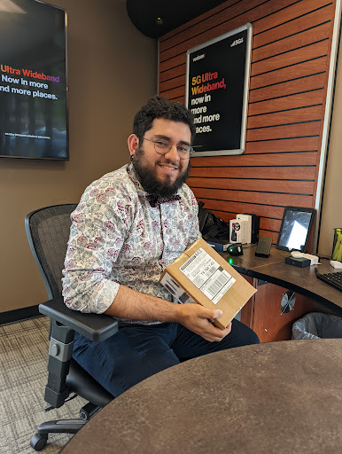 Cell Phone Store «Verizon», reviews and photos, 2476 Solomons Island Rd, Annapolis, MD 21401, USA