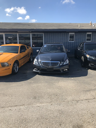 Used Car Dealer «Dallas Car R Us», reviews and photos, 11641 Denton Dr, Dallas, TX 75229, USA